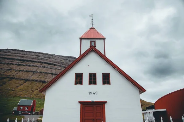 Igreja Hvannasund Hattarvik Ilhas Faroé — Fotografia de Stock