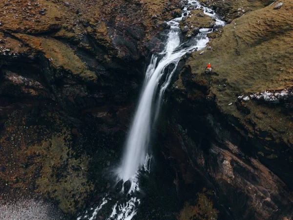 法罗群岛Vagar的Skardsafossur瀑布 — 图库照片