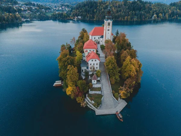 Vistas Drones Igreja Peregrinação Assunção Maria Bled Eslovênia — Fotografia de Stock