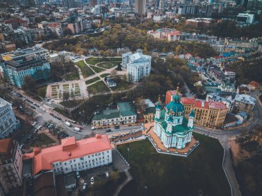 Ukrayna, Kyiv 'de St. Andrew Kilisesi görüldü.