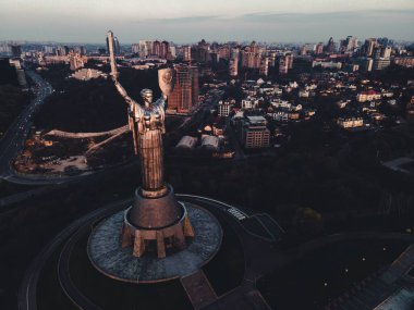 Ukrayna, Kyiv 'deki Anavatan Anıtı' nın Manzaraları