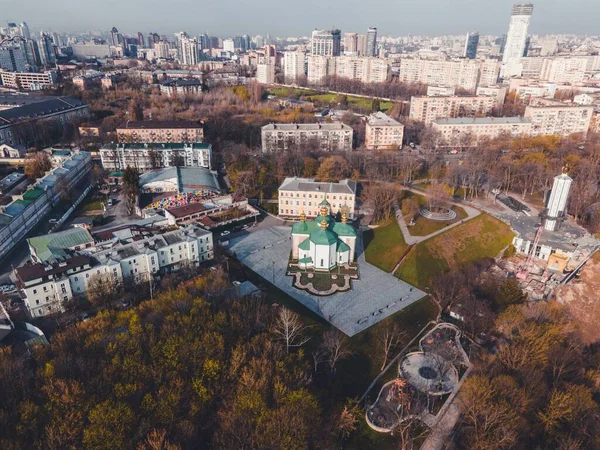 Kiev Pechersk Lavra (Kiev Mağara Manastırı) Ukrayna 'nın başkenti Kyiv' de