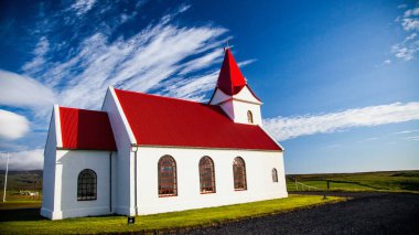 İzlanda 'daki Snaefelness Yarımadası' ndaki Ingjaldsholskirkja Kilisesi