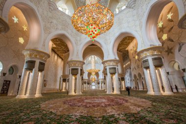 Abu Dabi 'deki Şeyh Zayed Camii' nin etrafından görüntüler