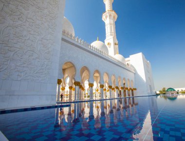 Abu Dabi 'deki Şeyh Zayed Camii' nin etrafından görüntüler