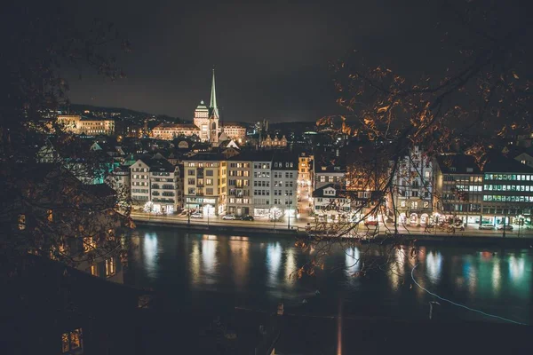 Νυχτερινή Άποψη Της Ζυρίχης Ελβετία Από Lindenhof — Φωτογραφία Αρχείου