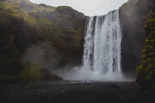 冰岛南部海岸的Skogafoss瀑布 — 图库照片