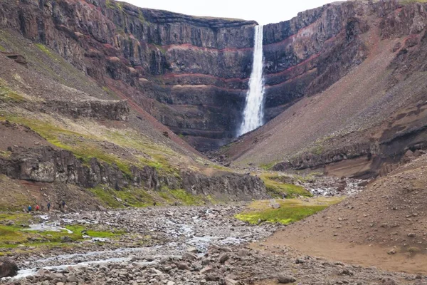 Wodospad Hengifoss Wschodniej Części Islandii — Zdjęcie stockowe