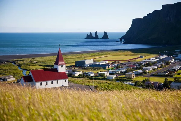 Vista Igreja Vik Myrdal Costa Sul Islândia — Fotografia de Stock