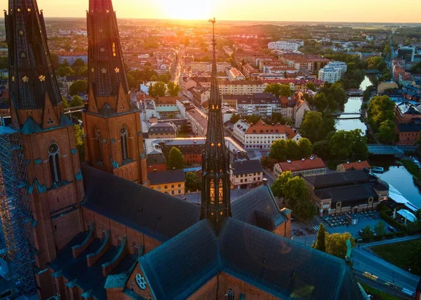 Zachód Słońca Przy Katedrze Uppsali Szwecja — Zdjęcie stockowe