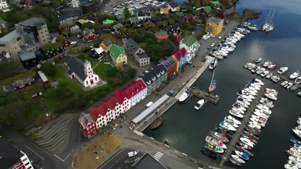 Полет Дрона Над Торшавном Фарерских Островах — стоковое видео