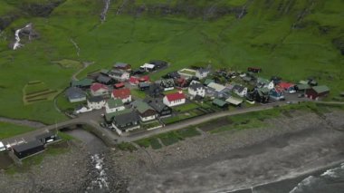 Faroe Adaları 'ndaki Streymoy' da Drone 'un Tjornuvik' i