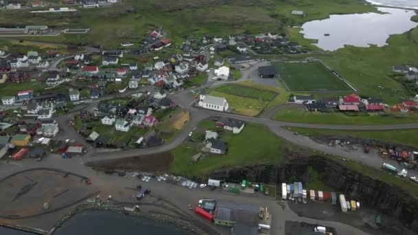 Village Eidi Sur Eysturoy Dans Les Îles Féroé Par Drone — Video