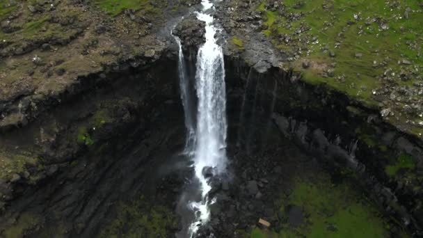 Cascade Fossa Sur Streymoy Dans Les Îles Féroé Par Drone — Video
