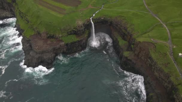 Drone Faroe Islands Vagar Mulafossur Waterfall — 비디오