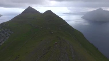 Klakkur, insansız hava aracıyla Faore Adalarındaki Bordoy 'da.