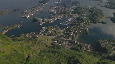 Lofoten Adaları 'ndaki Svolvaer, Norveç İHA' sı