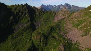 Djevelporten Lofoten Adaları 'nda, Norveç' te Drone tarafından