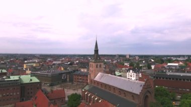 Drone 'un Danimarka' daki Odense Katedrali
