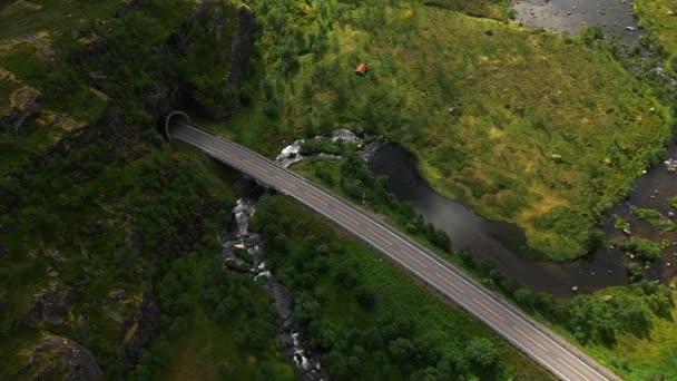 Σήραγγα Στο Lofoten Της Νορβηγίας Από Τον Drone — Αρχείο Βίντεο