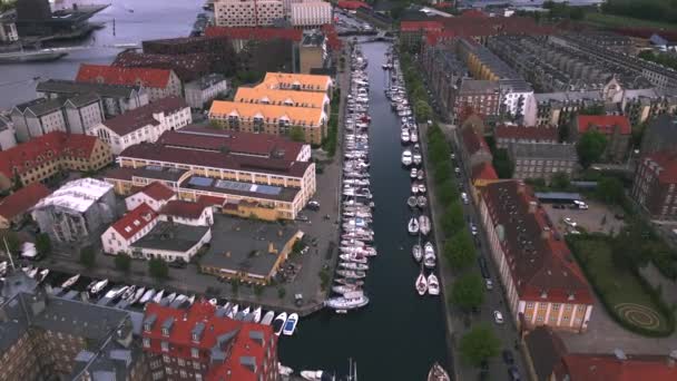 丹麦哥本哈根的Christianshavn Drone — 图库视频影像