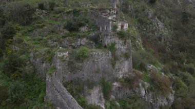 Karadağ 'ın Kotor kentindeki Kale Duvarları İHA' nın eseri