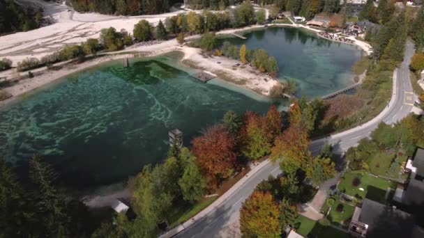 ジェゼロ ジャスナ ヤスナ湖 スロベニアのドローン — ストック動画