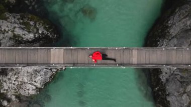 İHA 'nın Slovenya' daki Soca Nehri