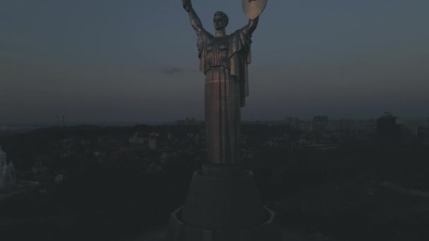 Monument Van Het Moederland Kiev Oekraïne Door Drone — Stockvideo