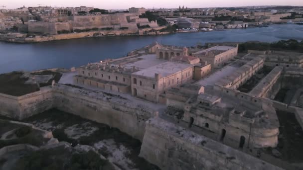 ドローンによるマルタのマノエル砦 — ストック動画