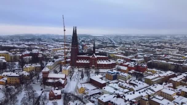 瑞典乌普萨拉大教堂 冬季由Drone建造 — 图库视频影像