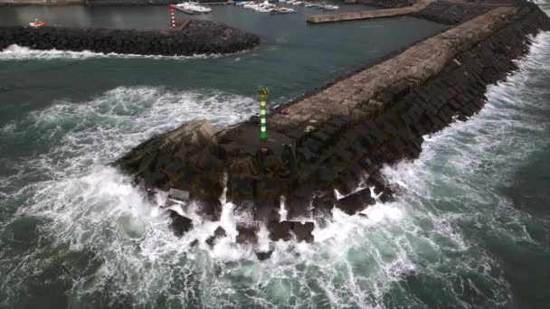 Ondas Cais Povoaçao São Miguel Nos Açores Por Drone — Vídeo de Stock