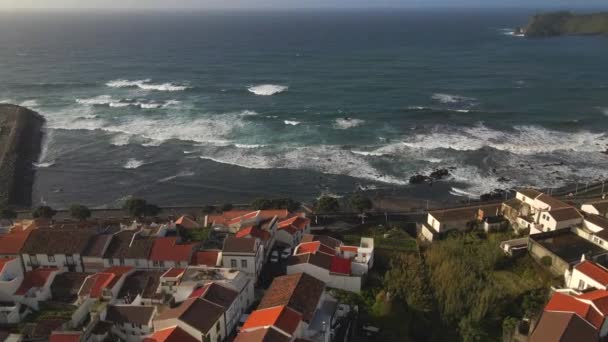 Κύματα Στο Vila Franca Campo Στο Σάο Μιγκέλ Των Αζορών — Αρχείο Βίντεο