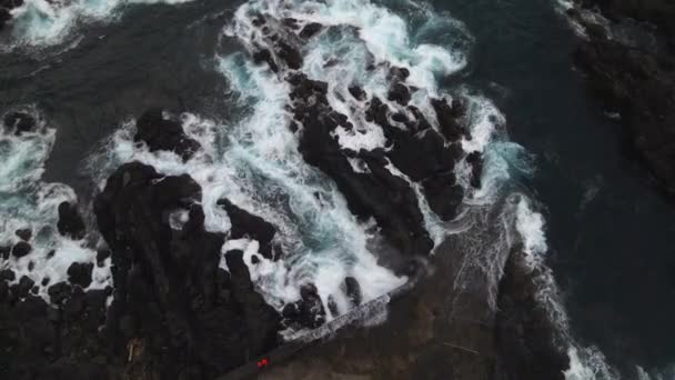 Волны Понта Коста Сан Мигеле Азорские Острова — стоковое видео