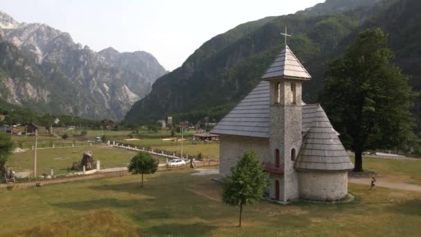 Kisha Thethit Theth Church Albania Drone — Vídeo de Stock
