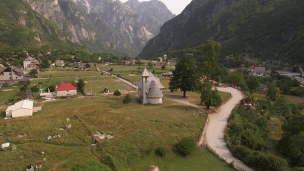 Kisha Thethit Theth Church Albania Drone — Vídeos de Stock