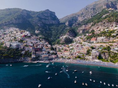 Amalfi Sahili 'nde Positano, İHA ile İtalya
