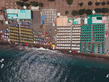 İtalya 'nın Amalfi Sahili' ndeki Minori manzarası