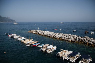 Atrani 'nin İtalya' daki Amalfi Sahili manzarası