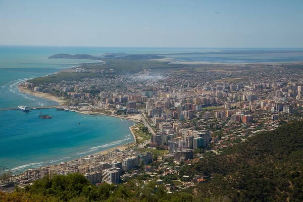 Arnavutluk 'ta Vlore manzarası