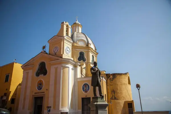 İtalya 'daki Procida Adası manzarası
