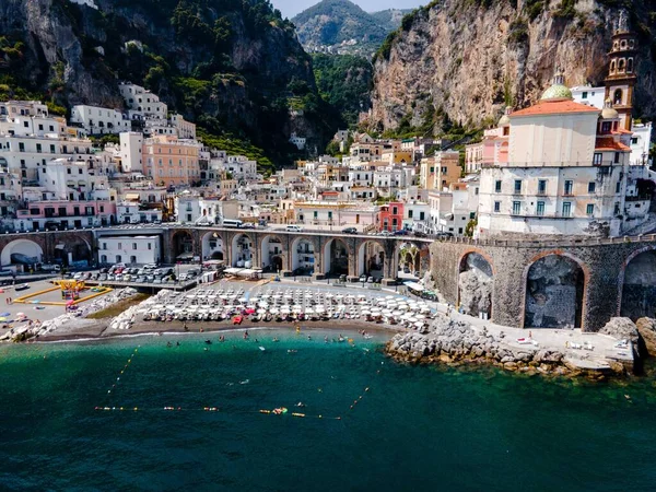 Widok Atrani Wybrzeże Amalfi Włochy Przez Drone — Zdjęcie stockowe