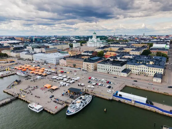 İnsansız hava aracının Finlandiya 'daki Helsinki Katedrali