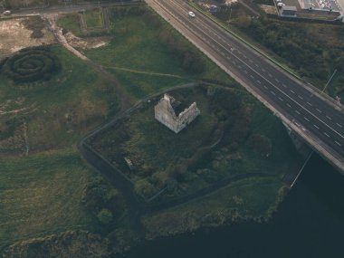 Galway, İrlanda 'daki Terryland Şatosu İHA' dan