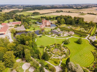 Danimarka 'daki Egeskov Kalesi' nin hava görüntüleri