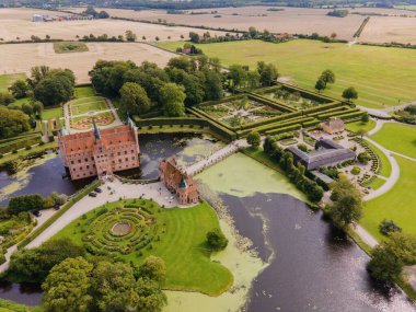 Danimarka 'daki Egeskov Kalesi' nin hava görüntüleri