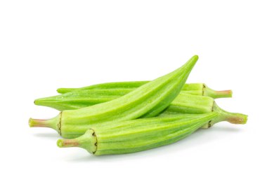 Taze bamya kırpma yolu ile beyaz arkaplanda izole