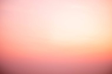 Güzel, lüks, yumuşak turuncu altın bulutlar ve mavi gökyüzünde güneş ışığı arka plan için mükemmel, her şeyi alın, Alacakaranlık, büyük boy, yüksek çözünürlüklü manzara fotoğrafı