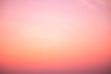 Güzel, lüks, yumuşak turuncu altın bulutlar ve mavi gökyüzünde güneş ışığı arka plan için mükemmel, her şeyi alın, Alacakaranlık, büyük boy, yüksek çözünürlüklü manzara fotoğrafı