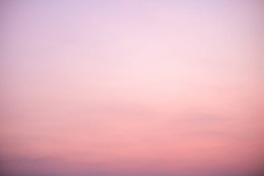 Güzel, lüks, yumuşak turuncu altın bulutlar ve mavi gökyüzünde güneş ışığı arka plan için mükemmel, her şeyi alın, Alacakaranlık, büyük boy, yüksek çözünürlüklü manzara fotoğrafı